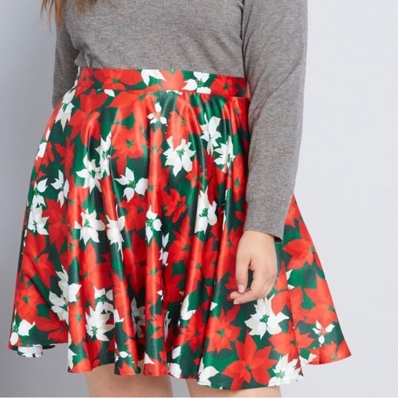 ModCloth Poinsettia Skirt S - Picture 2 of 9
